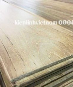 phôi ván sàn teak myanmar có màu vàng ấm, vân thẳng nhiều hơn vân núi