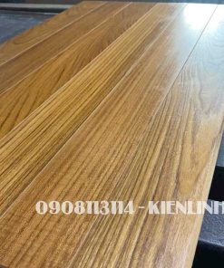 sàn gỗ teak miến điện qua lớp UV óng ánh sáng vàng đẹp