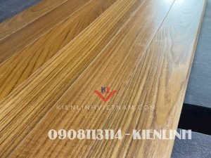 sàn gỗ teak miến điện qua lớp UV óng ánh sáng vàng đẹp