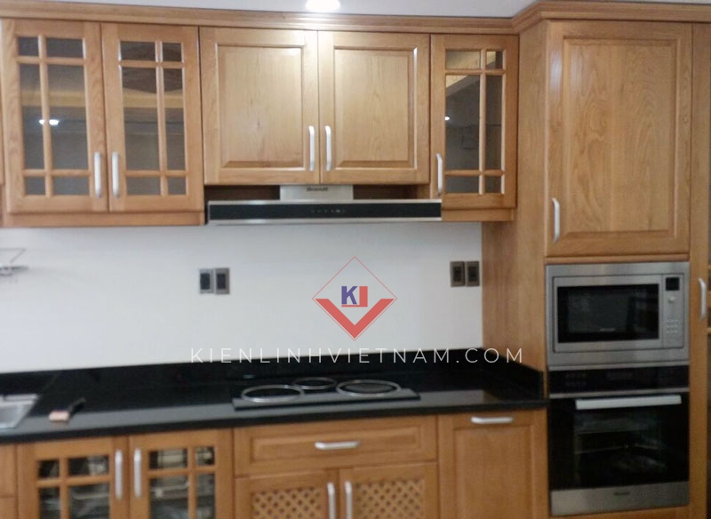 Tủ bếp gỗ Sồi tự nhiên cánh gỗ kính - KIT-04S - Sàn gỗ Kiên Linh