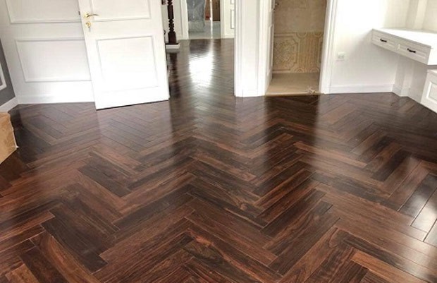 sàn gỗ chiu liu tự nhiên xương cá