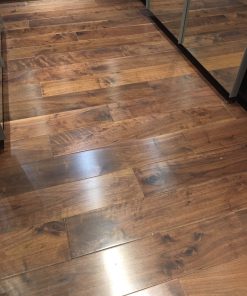 Sàn gỗ óc chó 15x120x900mm tiêu chuẩn AB