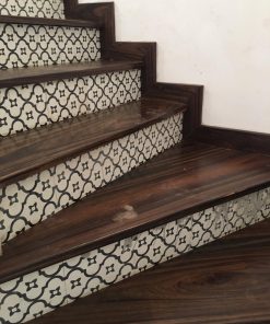 cầu thang gỗ chiu liu