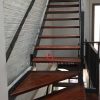 cầu thang sắt xương cá bậc gỗ