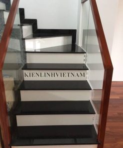 tay vịn cầu thang gỗ căm xe vuông