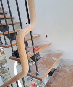 cầu thang sắt xương cá ốp gỗ