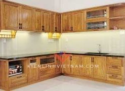 Tủ bếp gỗ tự nhiên thiết kế tân cổ điển