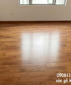 sàn gõ đỏ sơn UV đẹp
