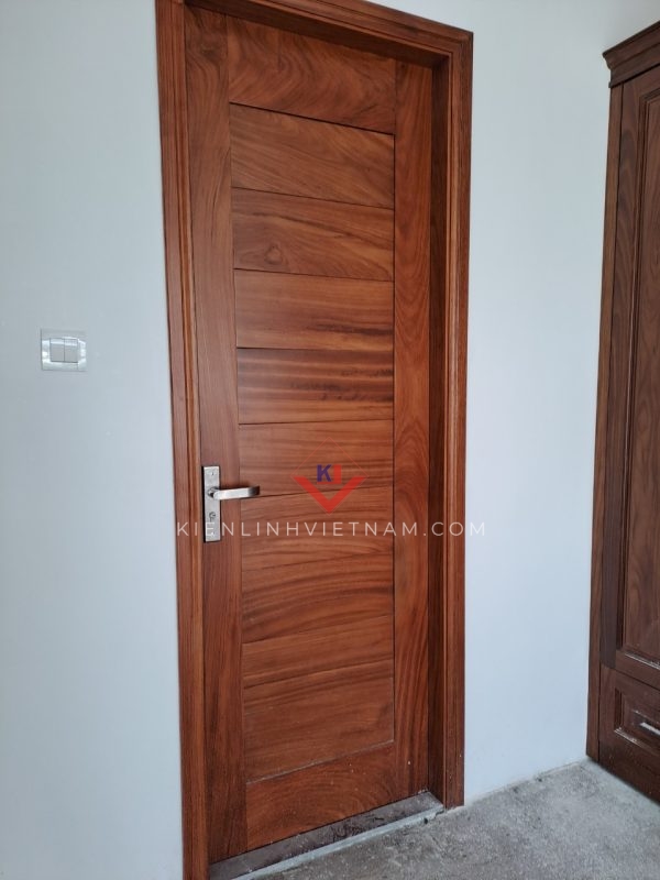 mẫu cửa gõ đỏ phòng ngù