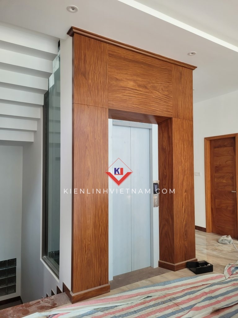 ốp mặt tiền thang máy gỗ tự nhiên