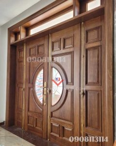 cửa mặt tiền 4 cánh gỗ tự nhiên