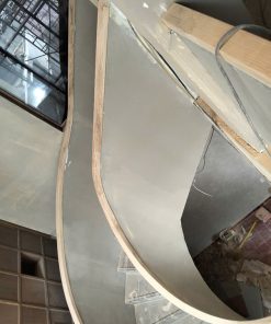 Cau thang luon lan can sat tay vin go soi