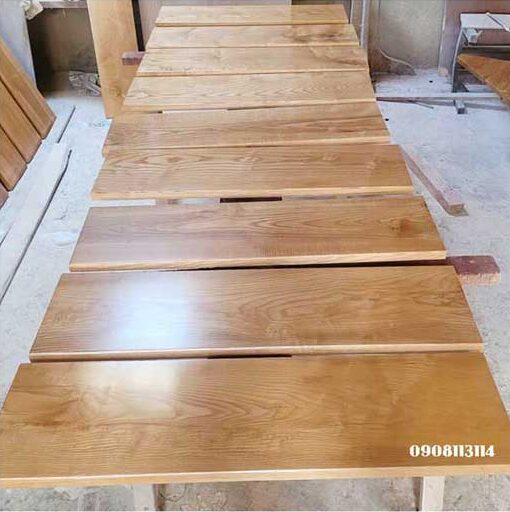 cầu thang gỗ sồi tự nhiên