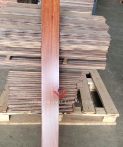 ưu điểm sàn gỗ Căm Xe Lào là gỗ có màu cánh gián đẹp