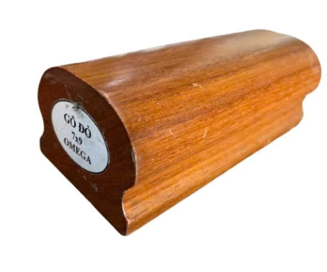tay vịn gỗ omega