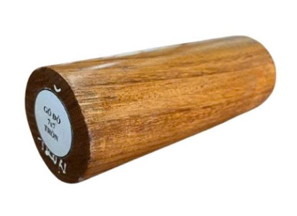 tay vin go tron cho lan can go