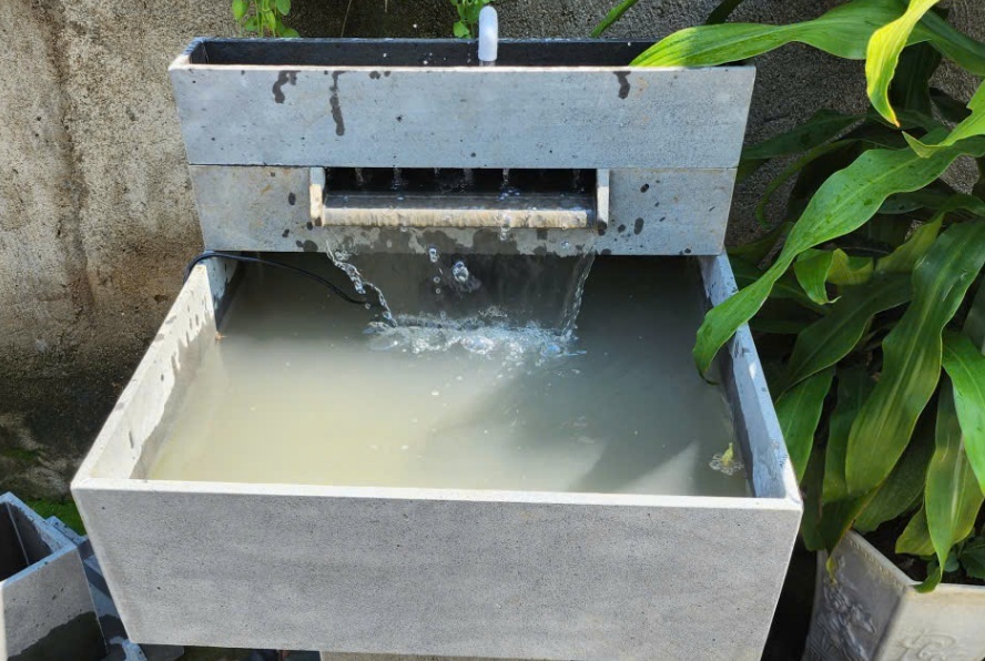 Lọc nước hồ cá ngoài trời 2 tầng bằng đá ong xám tự nhiên- khay lọc mưa và khay lọc thác - Ảnh 5